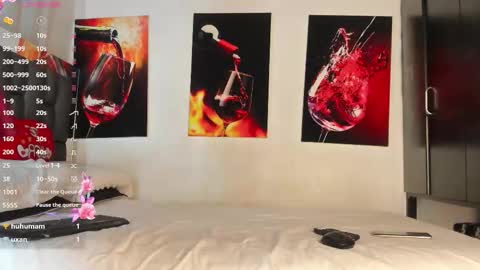 nicolle_hanks1 online show from 10.30.25