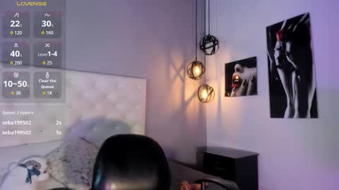 Nicolle online show from 01.05.26