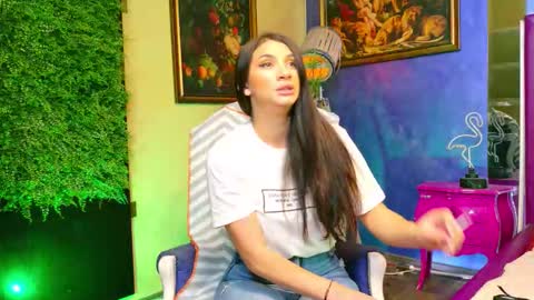 Nicolle online show from 09.24.25