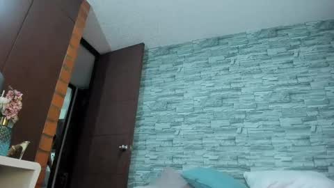 nicollesofia3 online show from 02.15.25