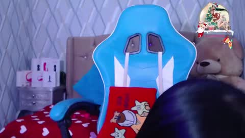 Snapshot of nicolletaylorq chatting on 12.21.24 Nicolle Miley online show from 12.21.24
