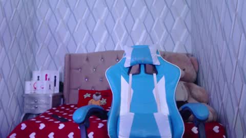 Snapshot of nicolletaylorq chatting on 12.24.24 Nicolle Miley online show from 12.24.24
