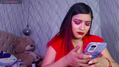 Snapshot of nicolletaylorq chatting on 02.09.25 Nicolle Miley online show from 02.09.25