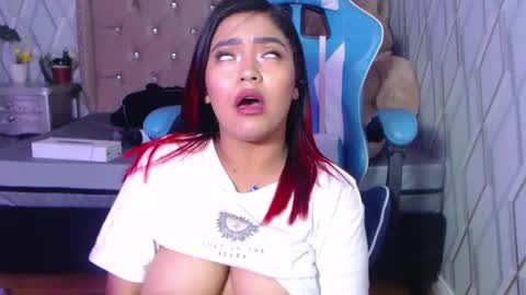 Snapshot of nicolletaylorq chatting on 02.11.25 Nicolle Miley online show from 02.11.25
