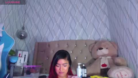 Snapshot of nicolletaylorq chatting on 03.05.25 Nicolle Miley online show from 03.05.25