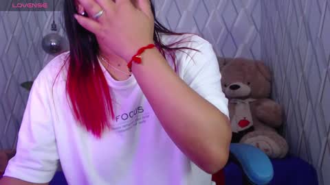 Snapshot of nicolletaylorq chatting on 03.10.25 Nicolle Miley online show from 03.10.25