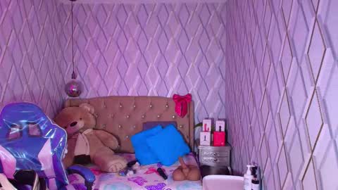 Nicolle Miley online show from 02.23.26