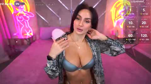 Snapshot of nicolnightt chatting on 10.17.25 Nicole online show from 10.17.25