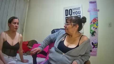 Snapshot of nicoltatiana_ chatting on 10.23.25 nicoltatiana_ online show from 10.23.25