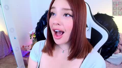 Snapshot of nicolthompsonn chatting on 12.19.24 Nicol online show from 12.19.24