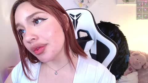 Snapshot of nicolthompsonn chatting on 01.03.25 Nicol online show from 01.03.25