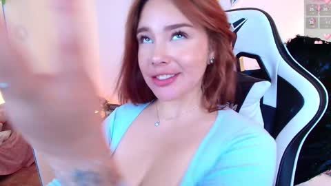 Snapshot of nicolthompsonn chatting on 02.06.25 Nicol online show from 02.06.25