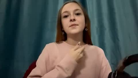 Snapshot of nidadingson chatting on 11.04.25 Jenny online show from 11.04.25