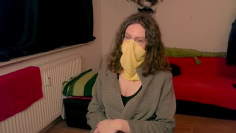 Snapshot of nidonist chatting on 01.05.25 nidonist online show from 01.05.25