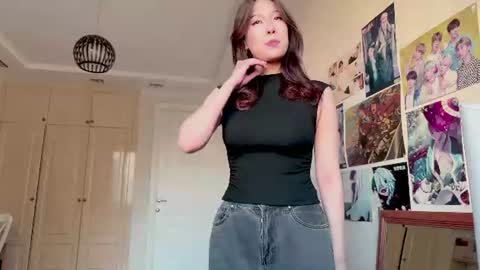 Snapshot of nievesshippey chatting on 06.19.26 Hanna online show from 06.19.26