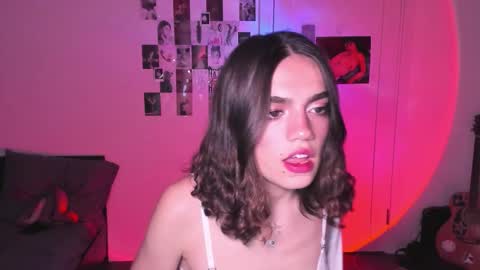 Snapshot of nightfloatt chatting on 10.14.25 Daisy online show from 10.14.25