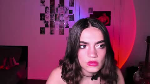 Snapshot of nightfloatt chatting on 10.15.25 Daisy online show from 10.15.25