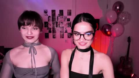 Snapshot of nightfloatt chatting on 10.21.25 Daisy online show from 10.21.25