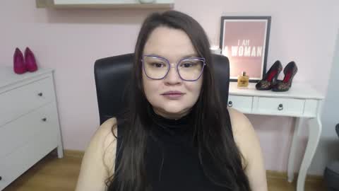 Holly online show from 02.12.26