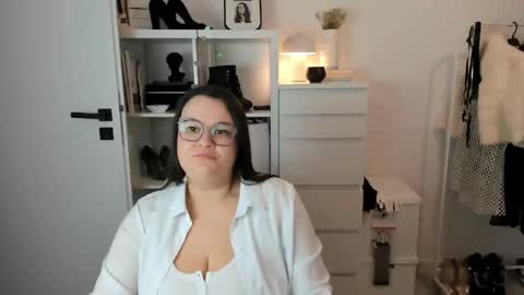 Holly online show from 02.28.26