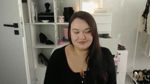 Holly online show from 03.05.26