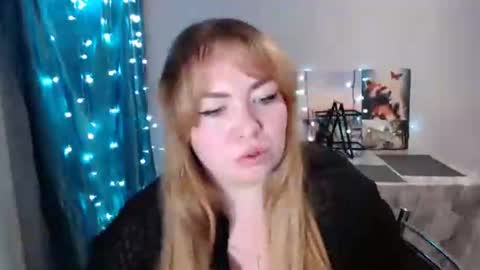 nightlaura online show from 01.06.25