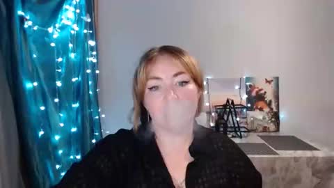 nightlaura online show from 01.07.25