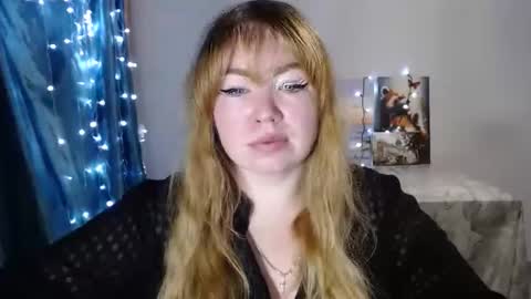 nightlaura online show from 01.12.25