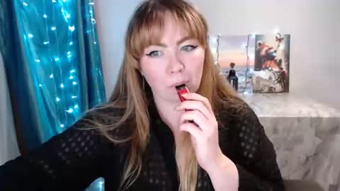 nightlaura online show from 01.15.25