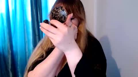 nightlaura online show from 02.20.25