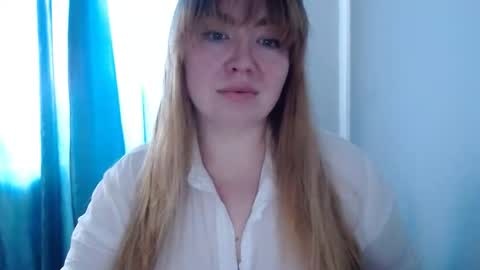nightlaura online show from 03.10.25