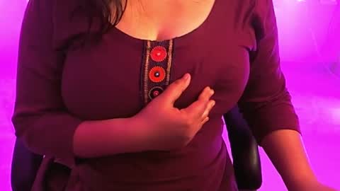 Snapshot of nightqueen107446 chatting on 02.17.25 nightqueen107446 online show from 02.17.25