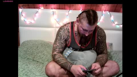 Snapshot of nightrobert_ chatting on 09.29.25 NightRobert online show from 09.29.25