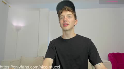 Snapshot of niico_18 chatting on 02.01.25 Nicolas Mucci online show from 02.01.25