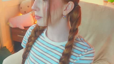 Snapshot of niilaa chatting on 11.12.25 of Nylasweet online show from 11.12.25