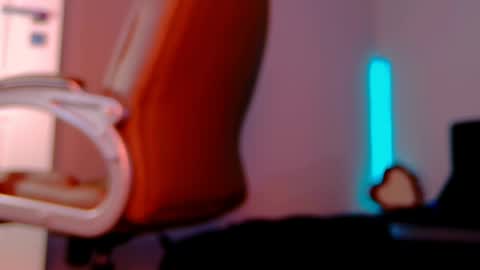 Niinarosee online show from 04.07.26