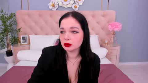 Snapshot of nikaflowers chatting on 01.20.25 Nika online show from 01.20.25