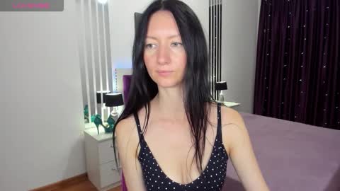 NikaLewis online show from 09.09.25