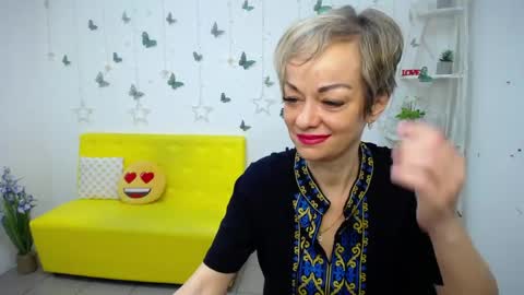 Snapshot of nikamayu chatting on 05.12.26 Nika online show from 05.12.26
