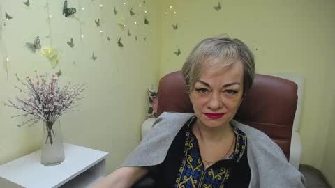 Snapshot of nikamayu chatting on 05.13.26 Nika online show from 05.13.26