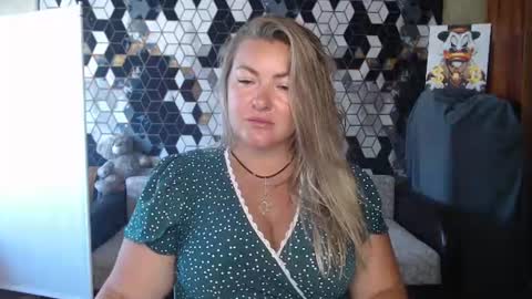 Snapshot of nikaskylink chatting on 06.27.26 Nika online show from 06.27.26