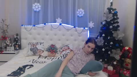 nikastarkk online show from 12.12.24