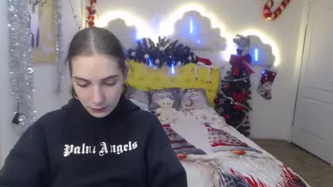 nikastarkk online show from 12.13.24