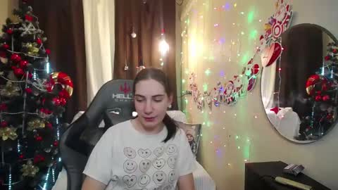 nikastarkk online show from 12.17.24