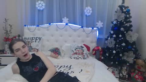 nikastarkk online show from 12.30.24