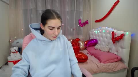 nikastarkk online show from 01.30.25