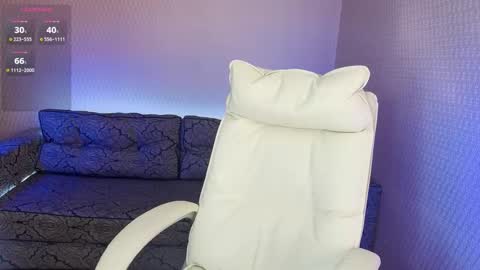 Snapshot of nikastill_ chatting on 09.18.25 NikaStill  online show from 09.18.25