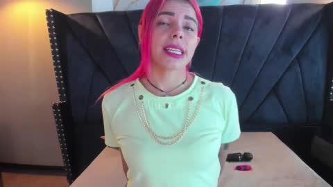 niki online show from 09.30.25