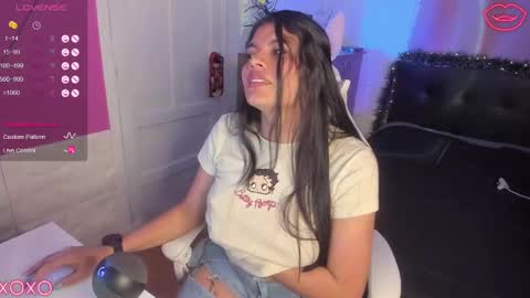 Snapshot of niki_sweet06 chatting on 12.13.24 niki_sweet06 online show from 12.13.24