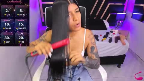 Snapshot of nikibryce_ chatting on 12.13.24 Niki online show from 12.13.24